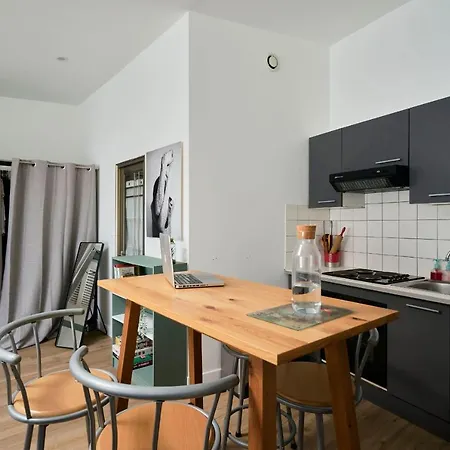 Apartman Comfortable Studio Near The Center Of - Welkeys *