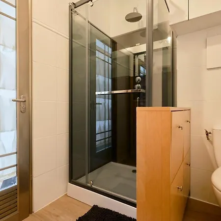 Comfortable Studio Near The Center Of - Welkeys Apartman